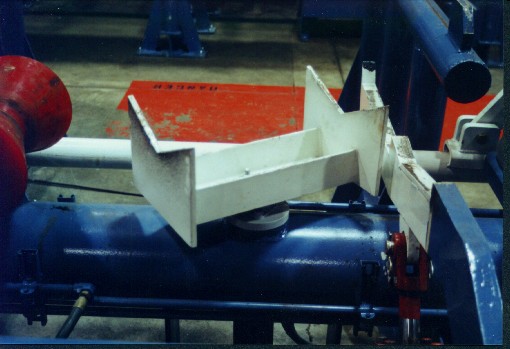 Pipe turnaround, turn-around handling table